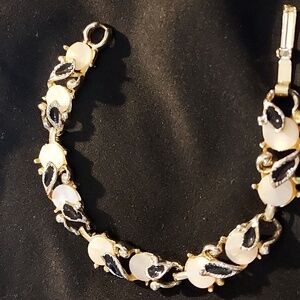 Gold-Tone Mother-of-Pearl and Black Accent Link Bracelet 6in 90s Piece. Unisex